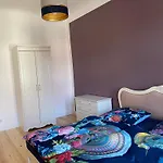 Neu Ausgestattete Wohnung In Berlin - Ruhige Lage
